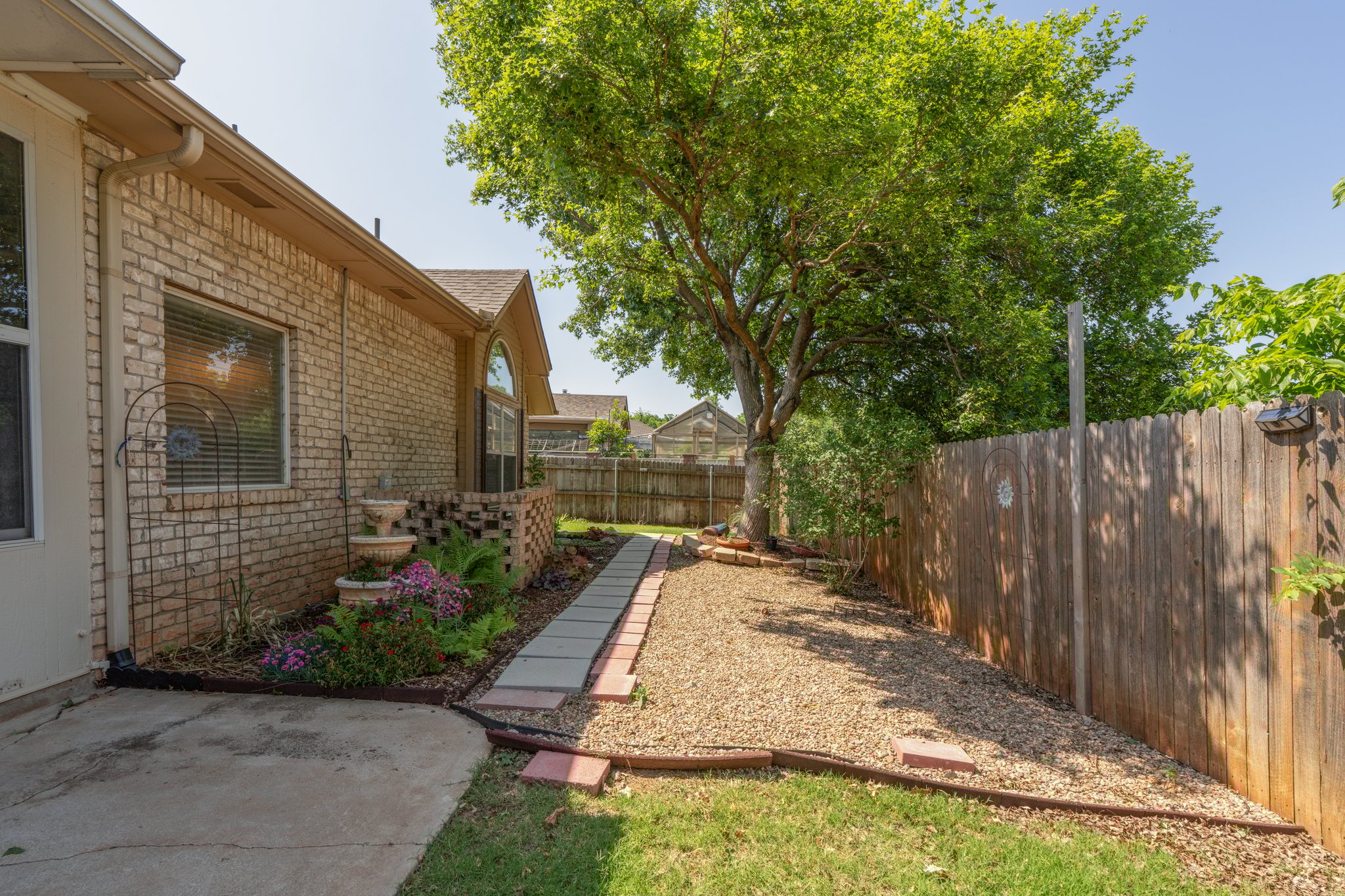 12525 Youngs Pl_053.jpg