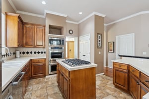 12525 Youngs Pl_019.jpg