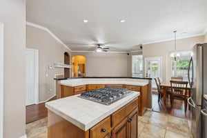 12525 Youngs Pl_020.jpg