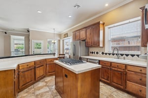 12525 Youngs Pl_021.jpg