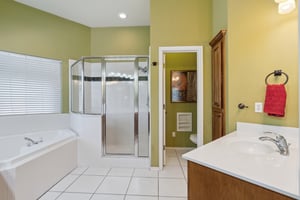 12525 Youngs Pl_033.jpg