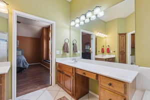 12525 Youngs Pl_035.jpg