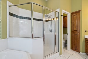 12525 Youngs Pl_037.jpg