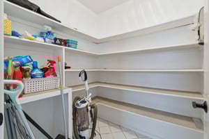 12525 Youngs Pl_046.jpg