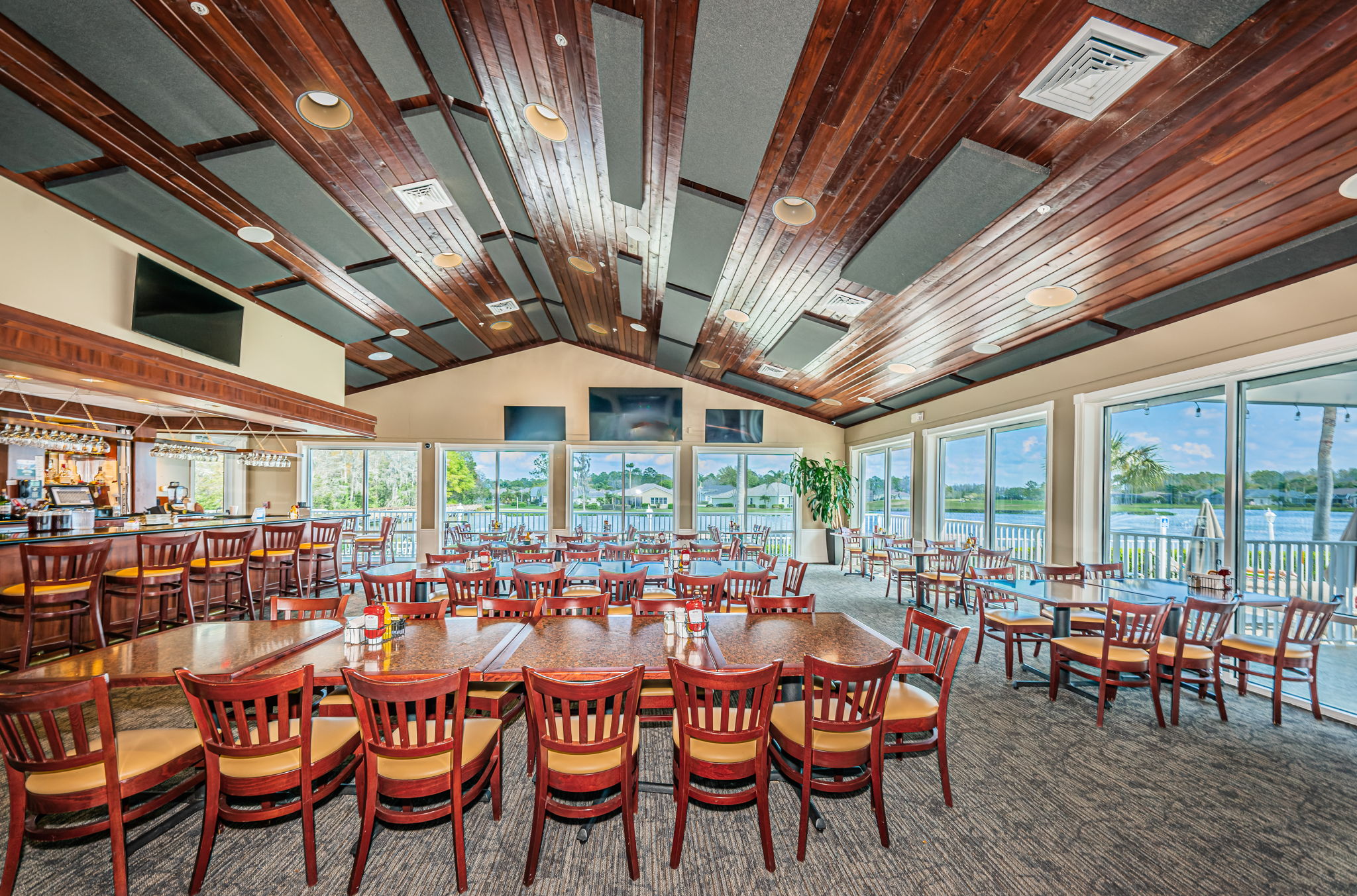 21-Clubhouse Resturant and Bar