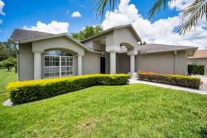 Front Exterior5