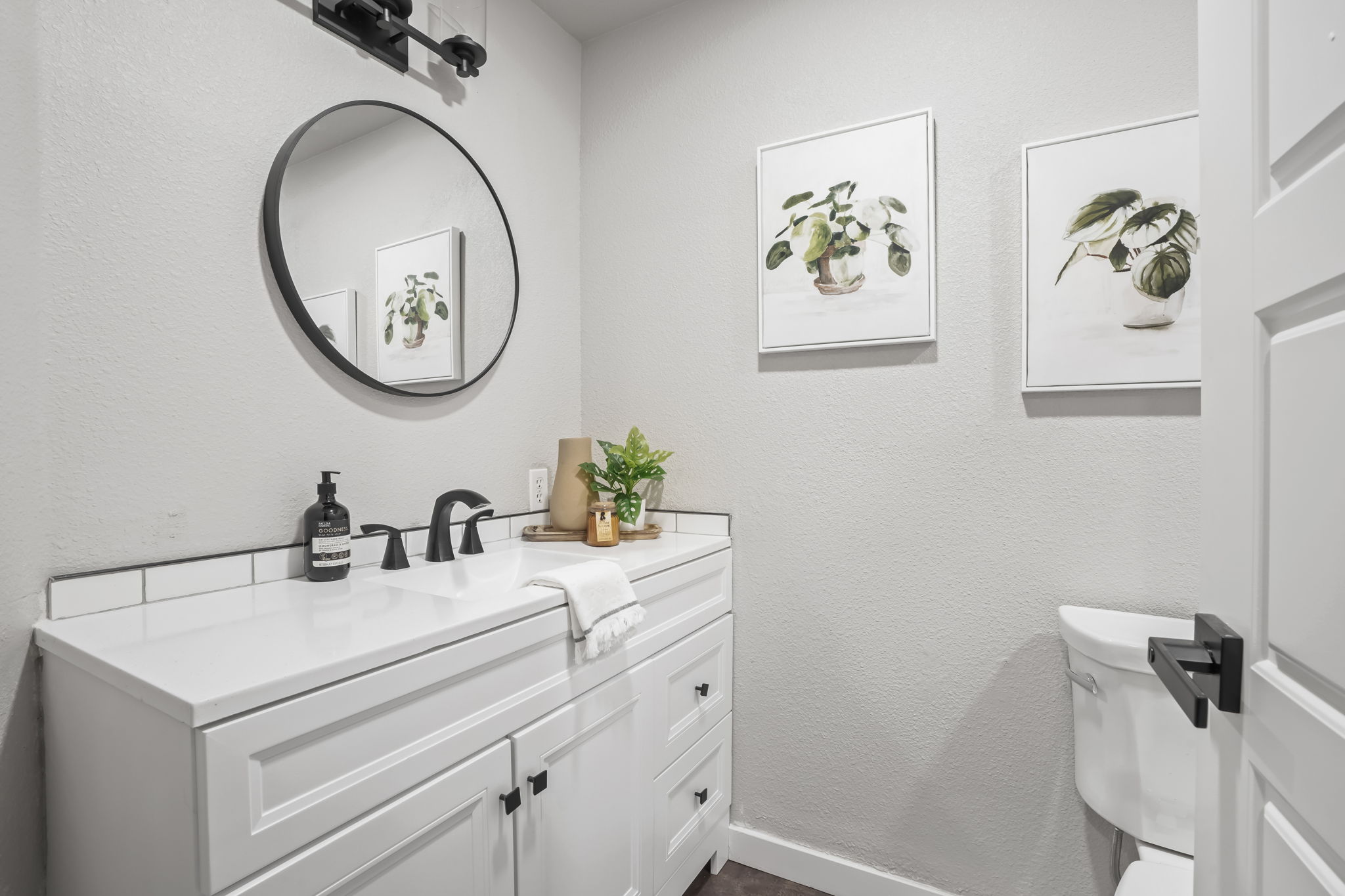 Guest Bath 1