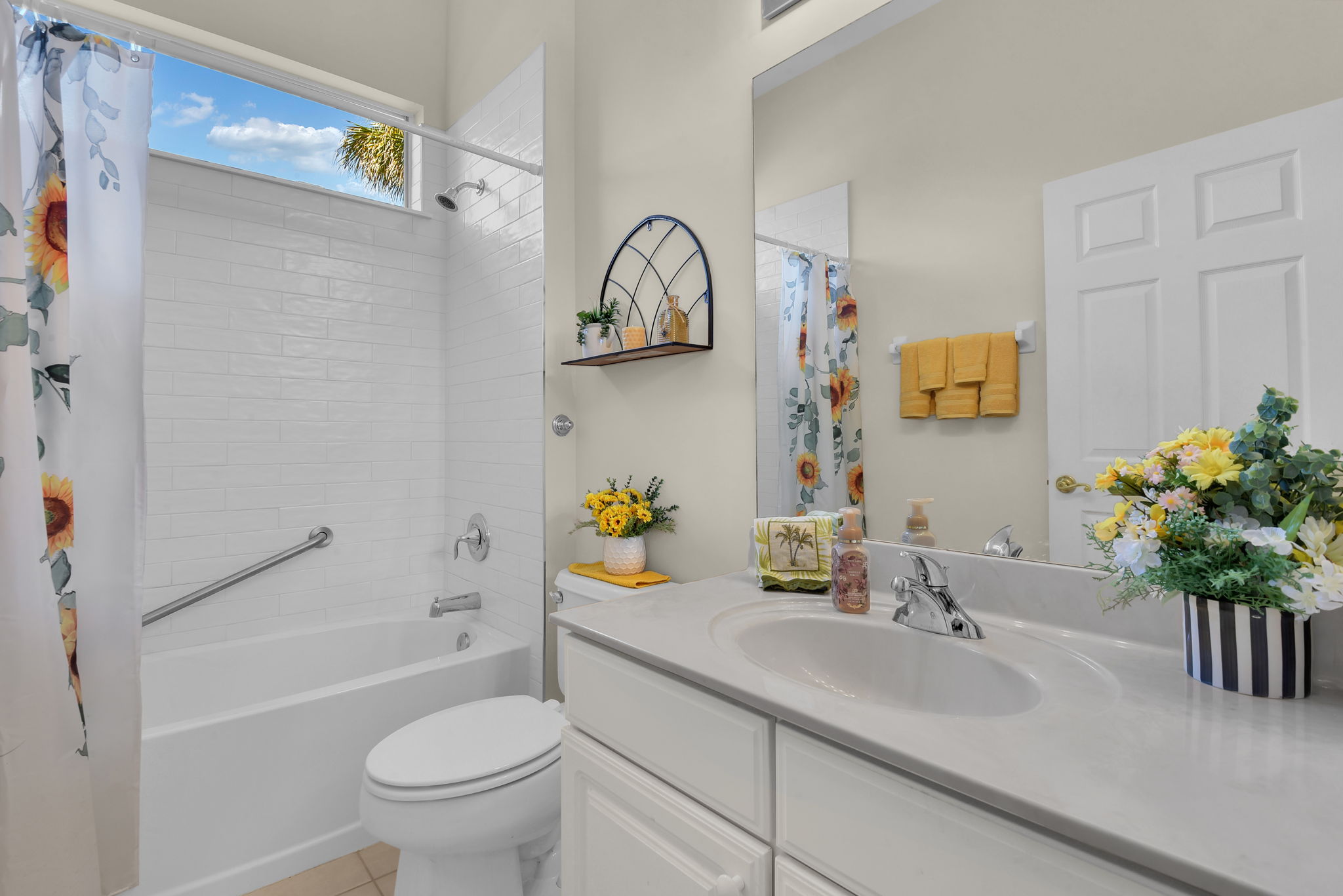Guest Full Bath