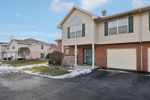 Quinn Dr 402-S1812-001.jpg