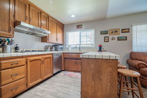 1254 Gantlin St, Simi Valley, CA 93065, USA Photo 15