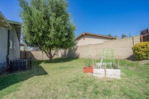 1254 Gantlin St, Simi Valley, CA 93065, USA Photo 58