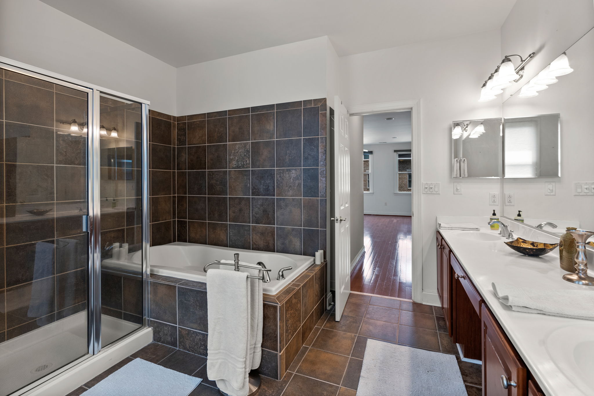 1254 Harbor Island 38