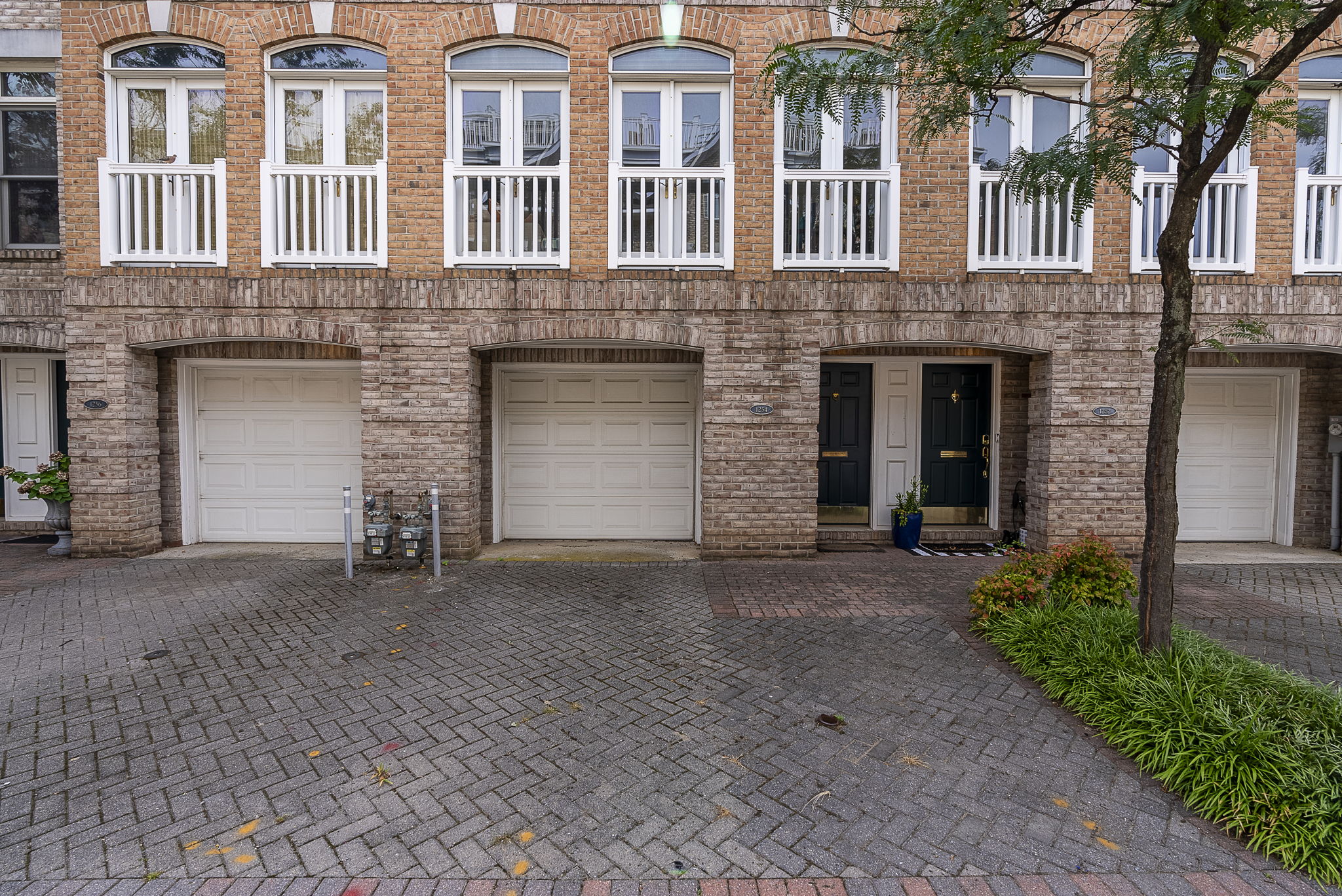 1254 Harbor Island 56