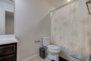  Photo 32