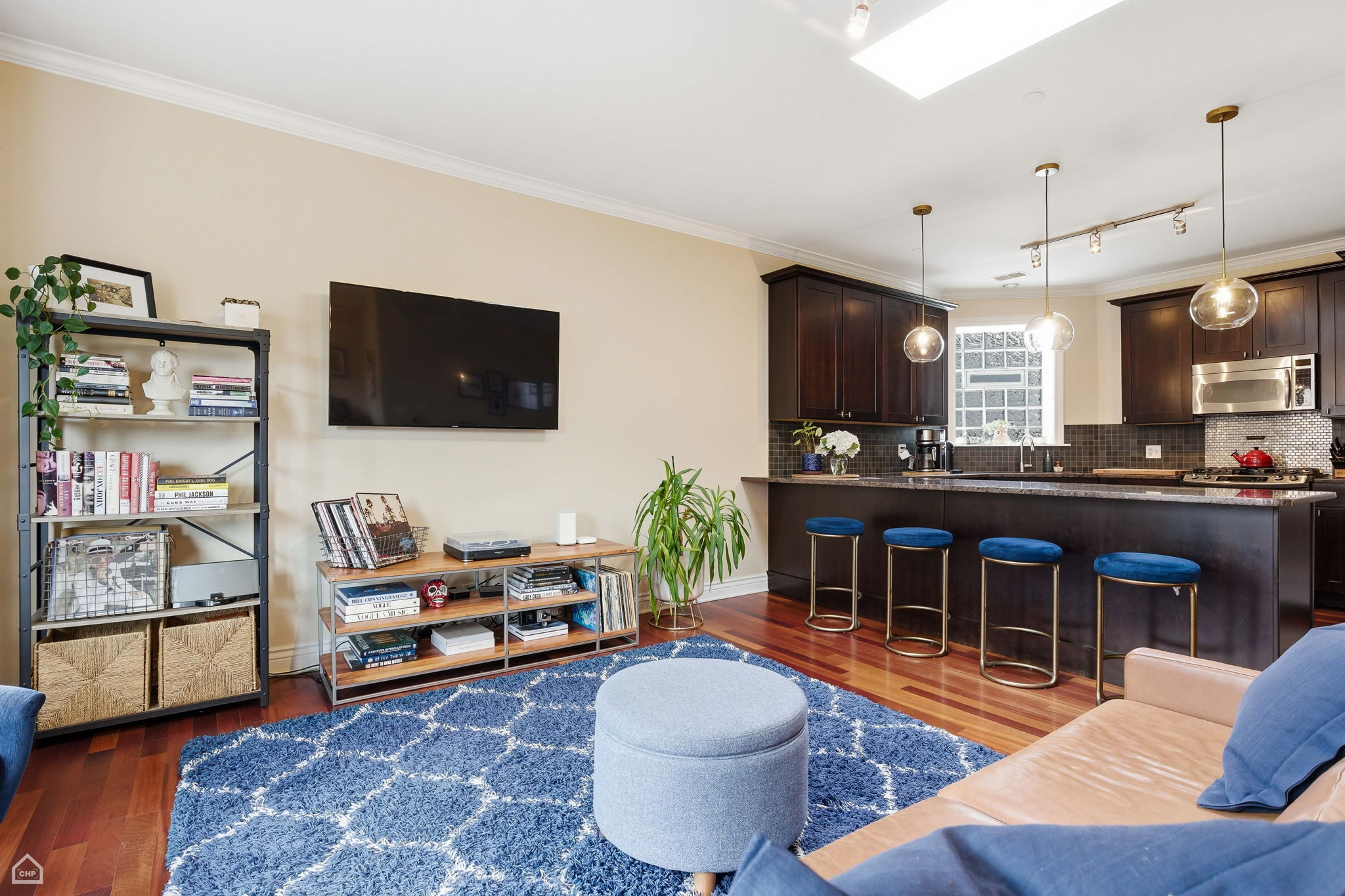 1254 W Diversey Pkwy 3 - Laura Kisling_CHP2026_008