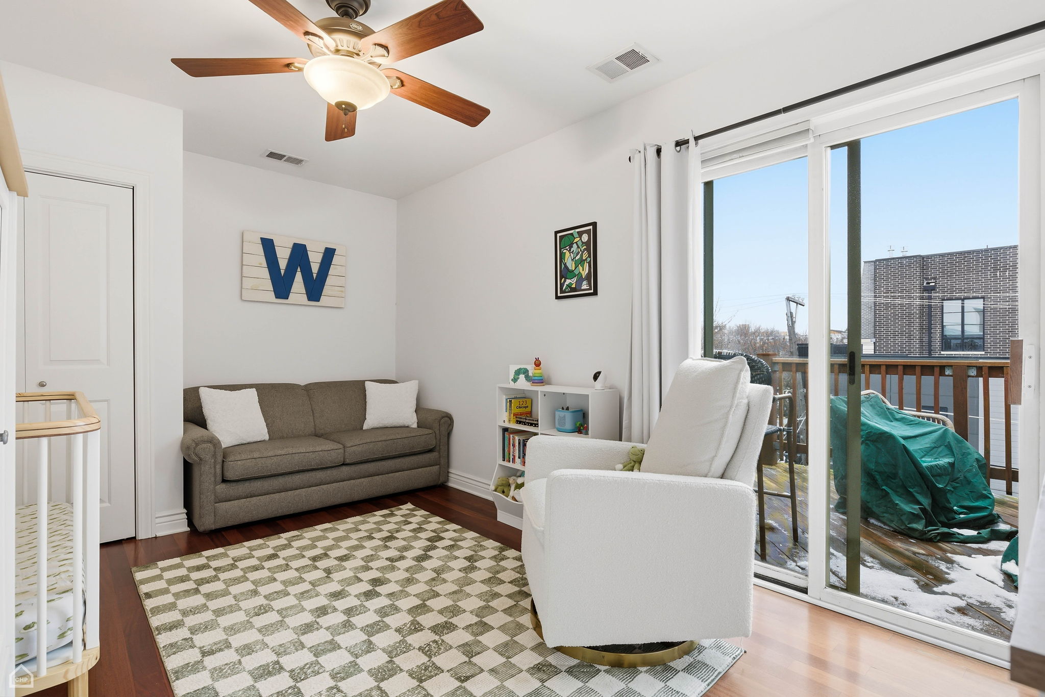 1254 W Diversey Pkwy 3 - Laura Kisling_CHP2026_020