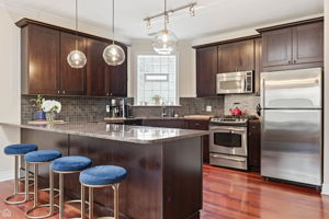 1254 W Diversey Pkwy 3 - Laura Kisling_CHP2026_010