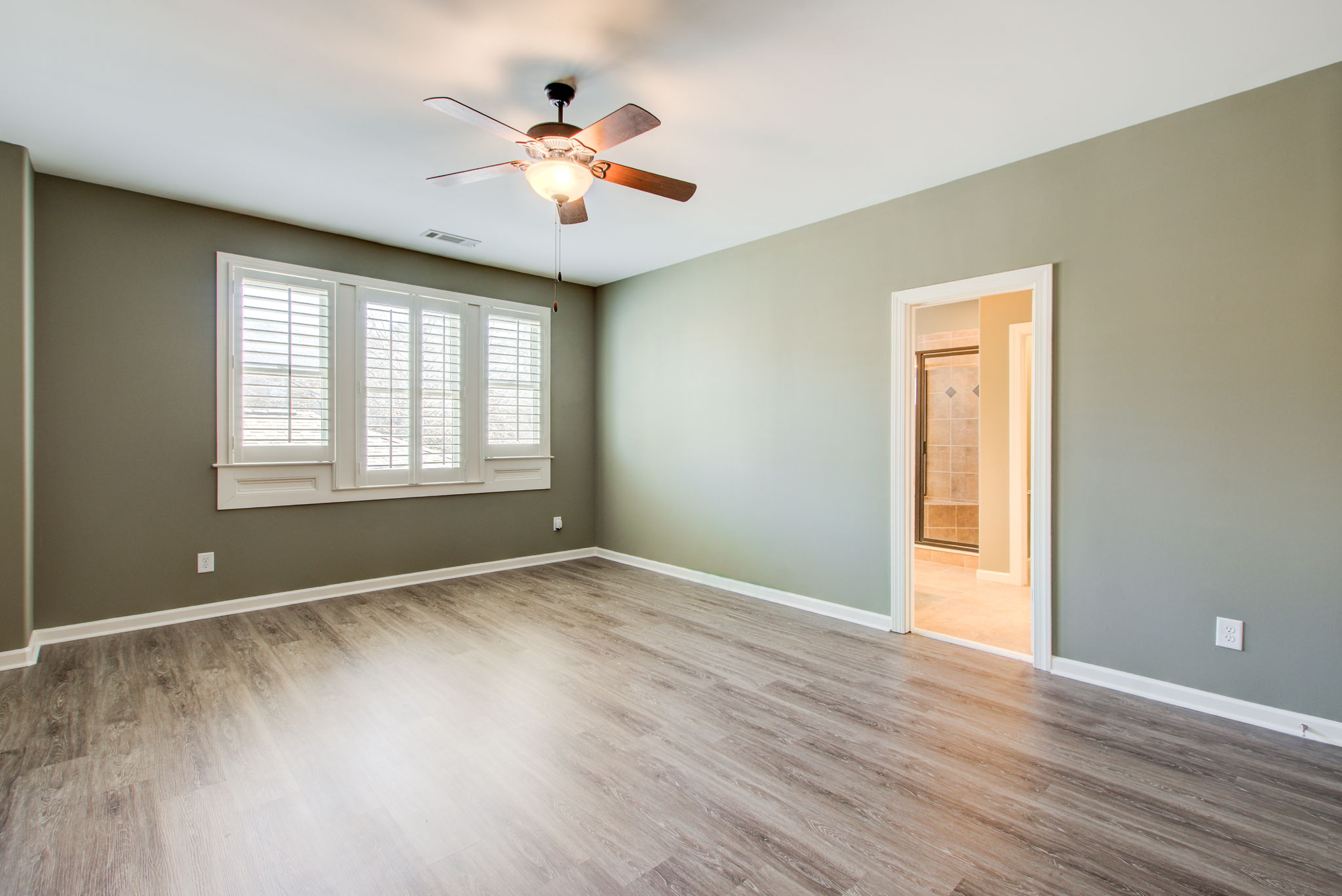 24 Main BR B w En Suite