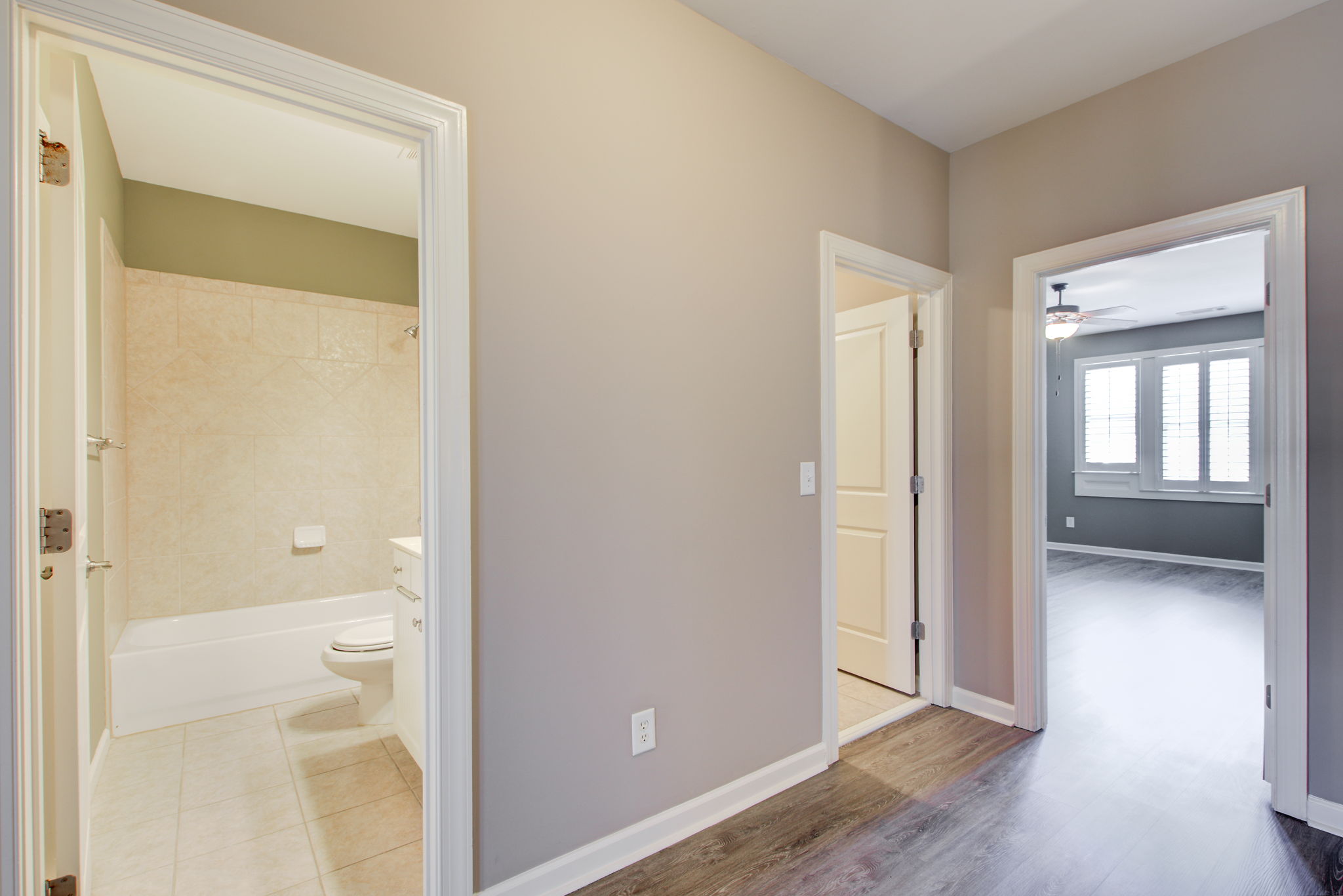 31 Upper Landing w Full Bath + Laundry + Main BR