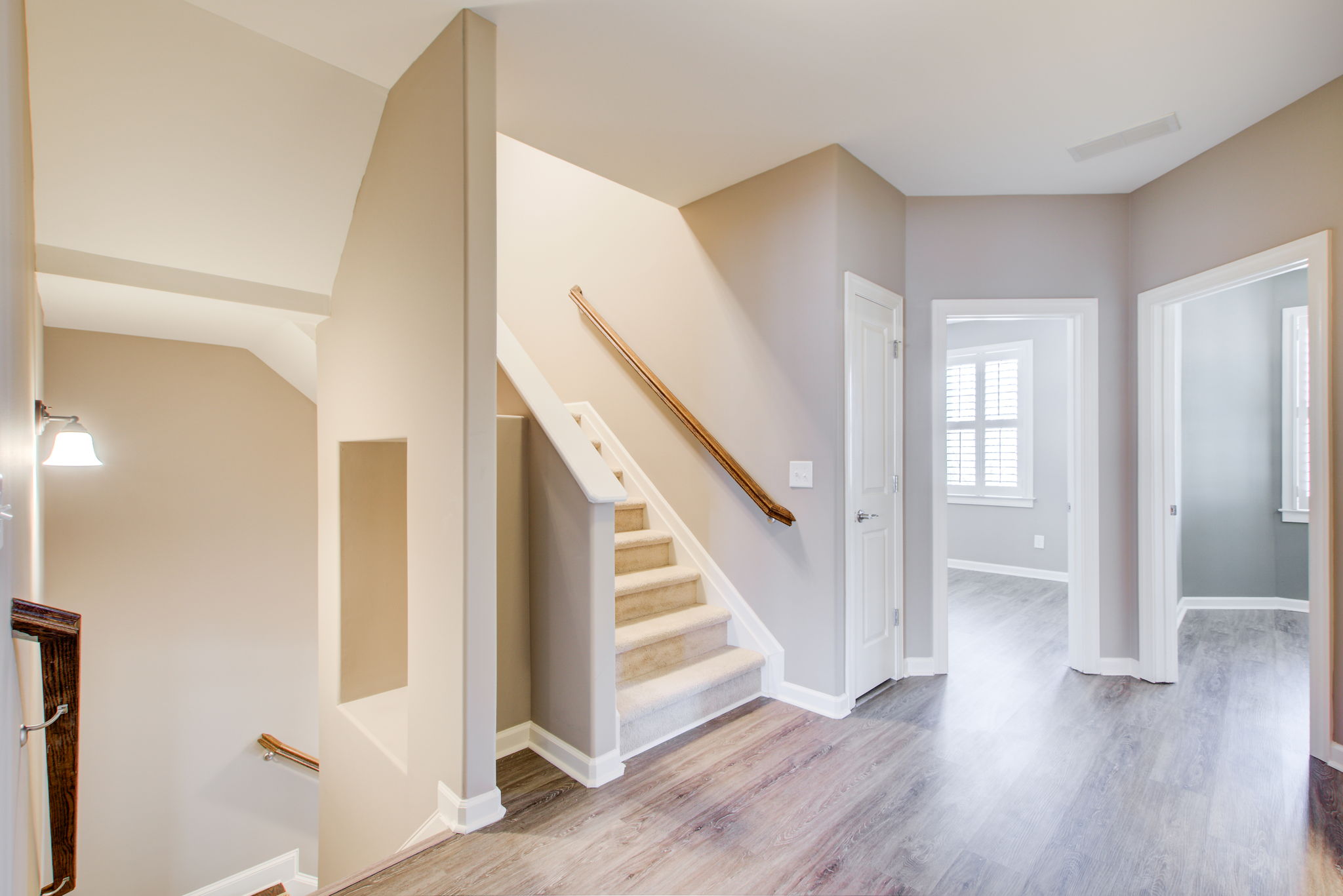 37 Upper Landing w BRs 2 + 3