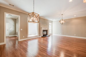 11 Dining LR Split C w Mud Area