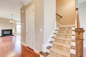 22 LR UL Access Split w Powder Room