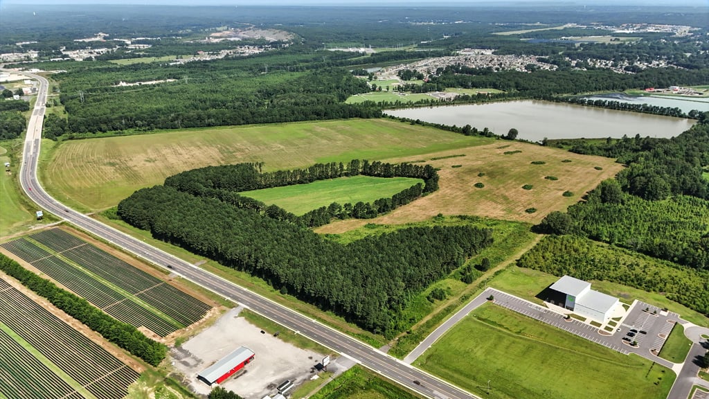 Land real estate media in Cabot, Arkansas by Avery & Bryant