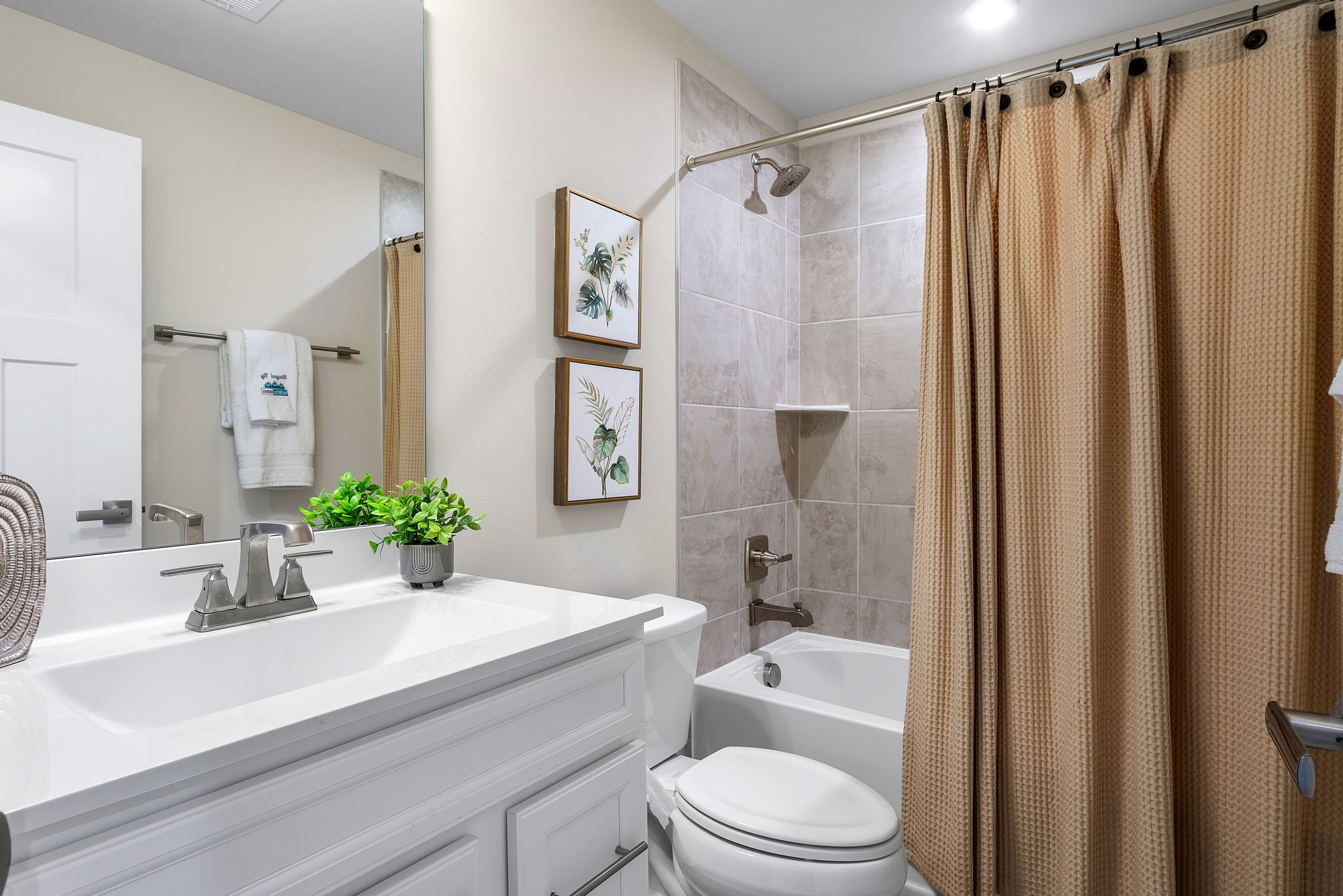 22-Hall Bath