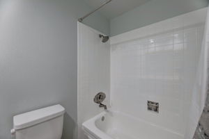 E Ohio Ave-032