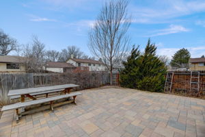 E Ohio Ave-045