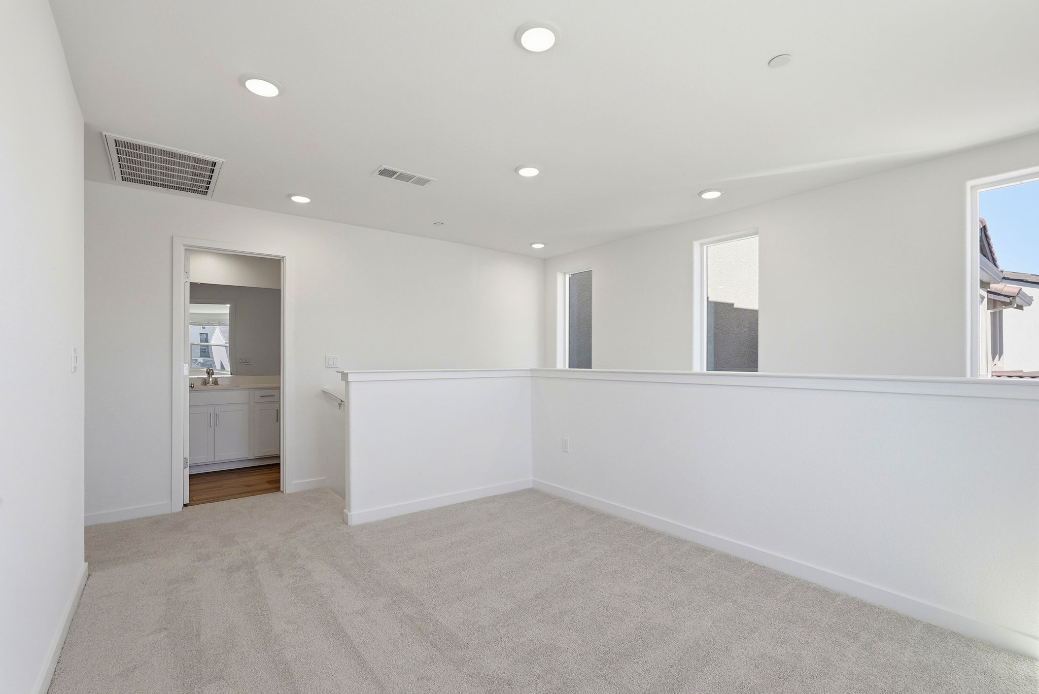 023_F8_1256 Leonhardt Lp