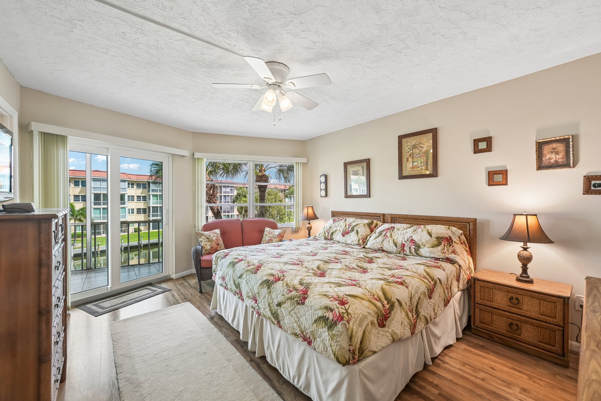 S Portofino Dr 307-S0509-019.jpg