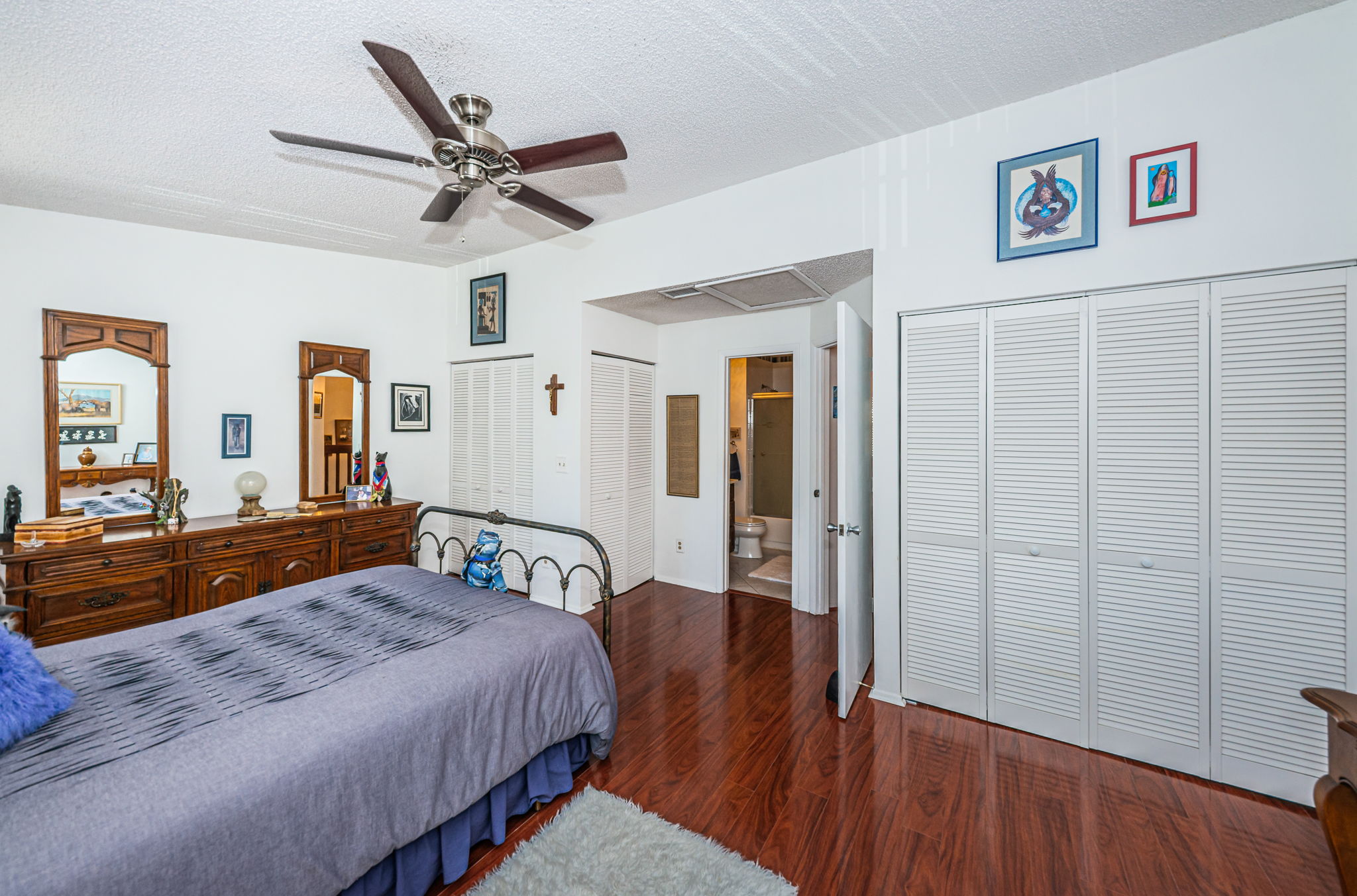 Upper Level Master Bedroom1b