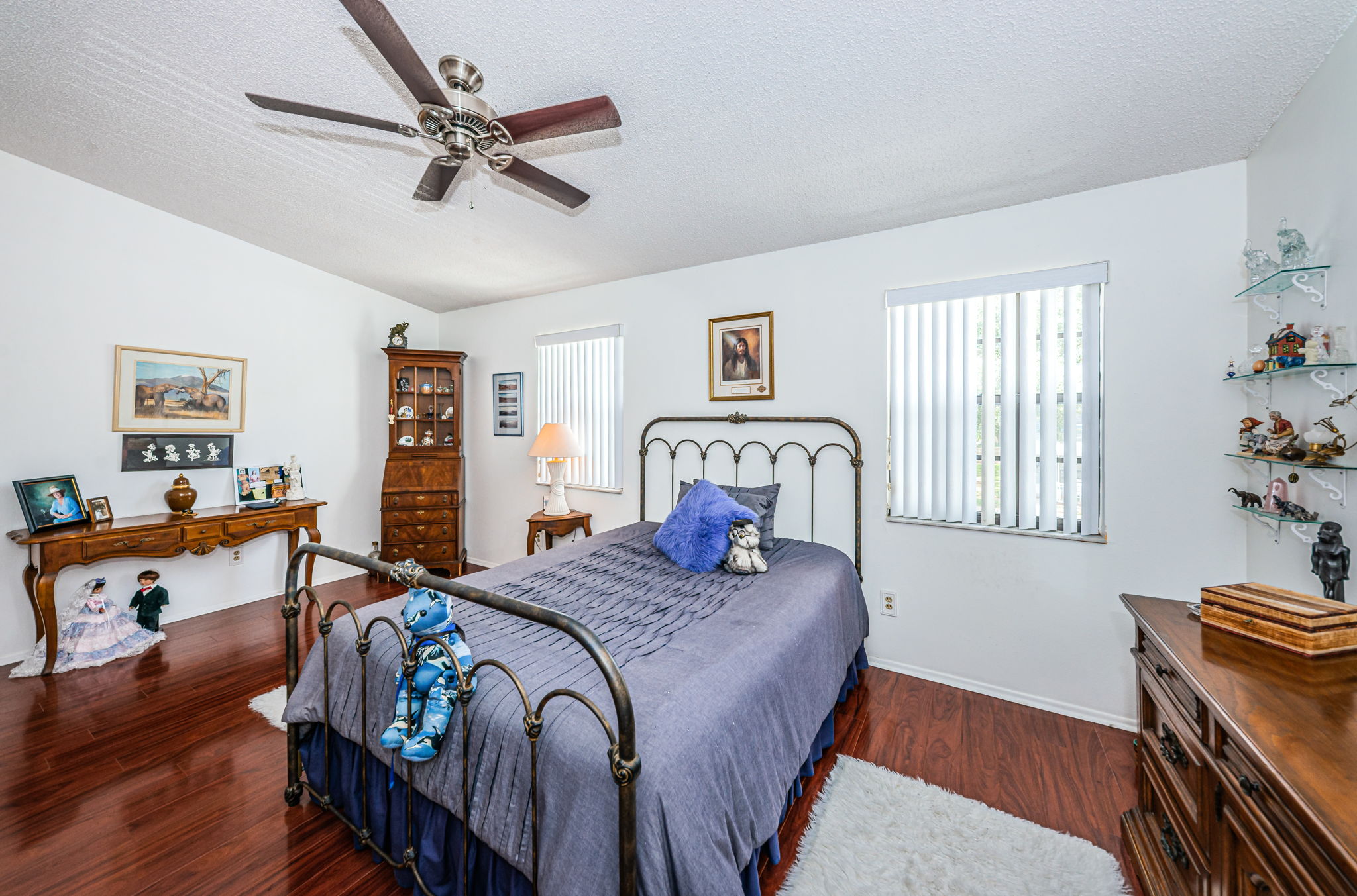 Upper Level Master Bedroom1d