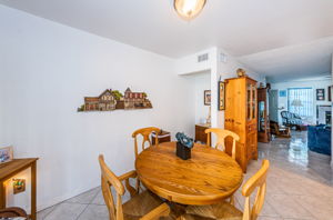 Dining Room2-2