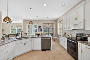 Kitchen 3 of 3