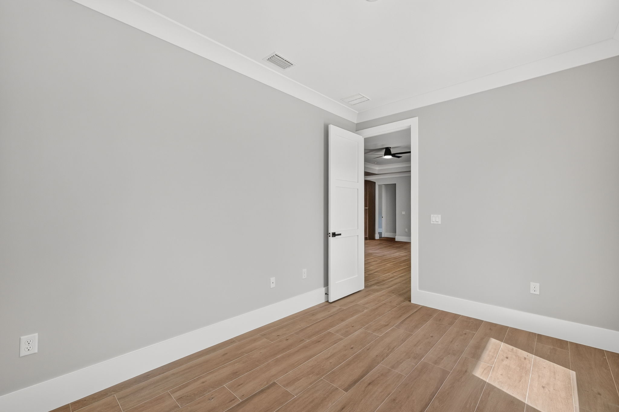 Guest Bedroom 6