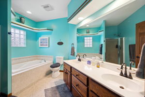 18_Interior - Bathroom