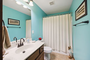 21_Interior - Bathroom