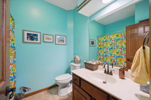 15_Interior - Bathroom