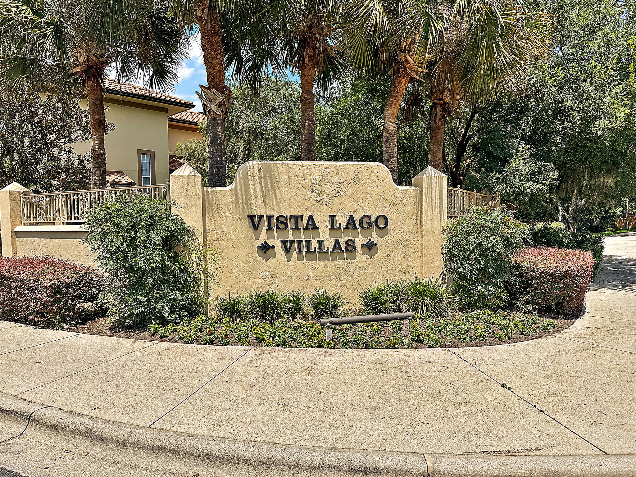 Vista Lago Villas Entrance