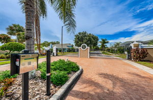 19-North Lake Entry