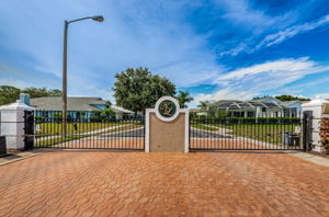 20-North Lake Entry
