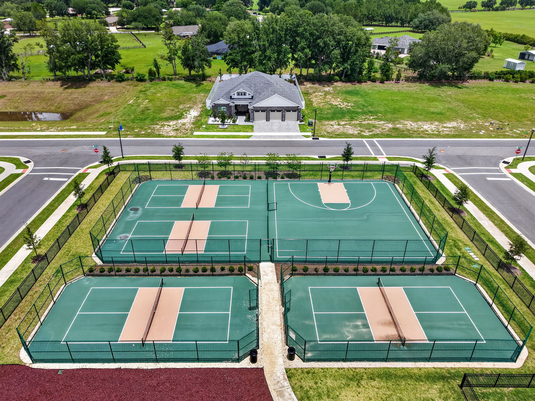 Nearby Neighborhood Amenities