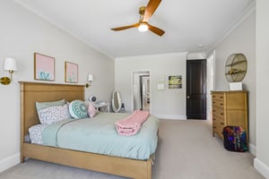 Century Park Pl-S1808-049.jpg