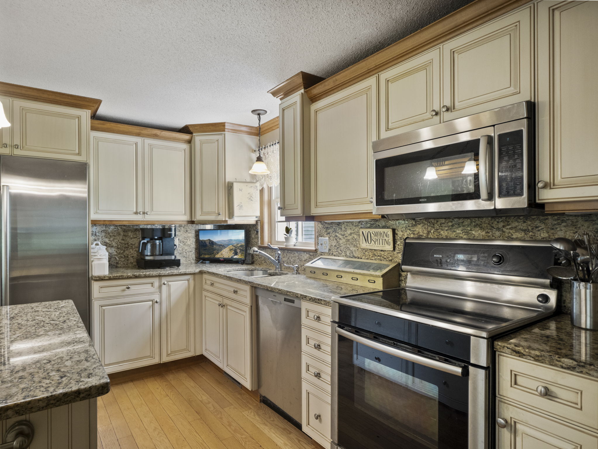 126 Holly Dr Gardner MA 24