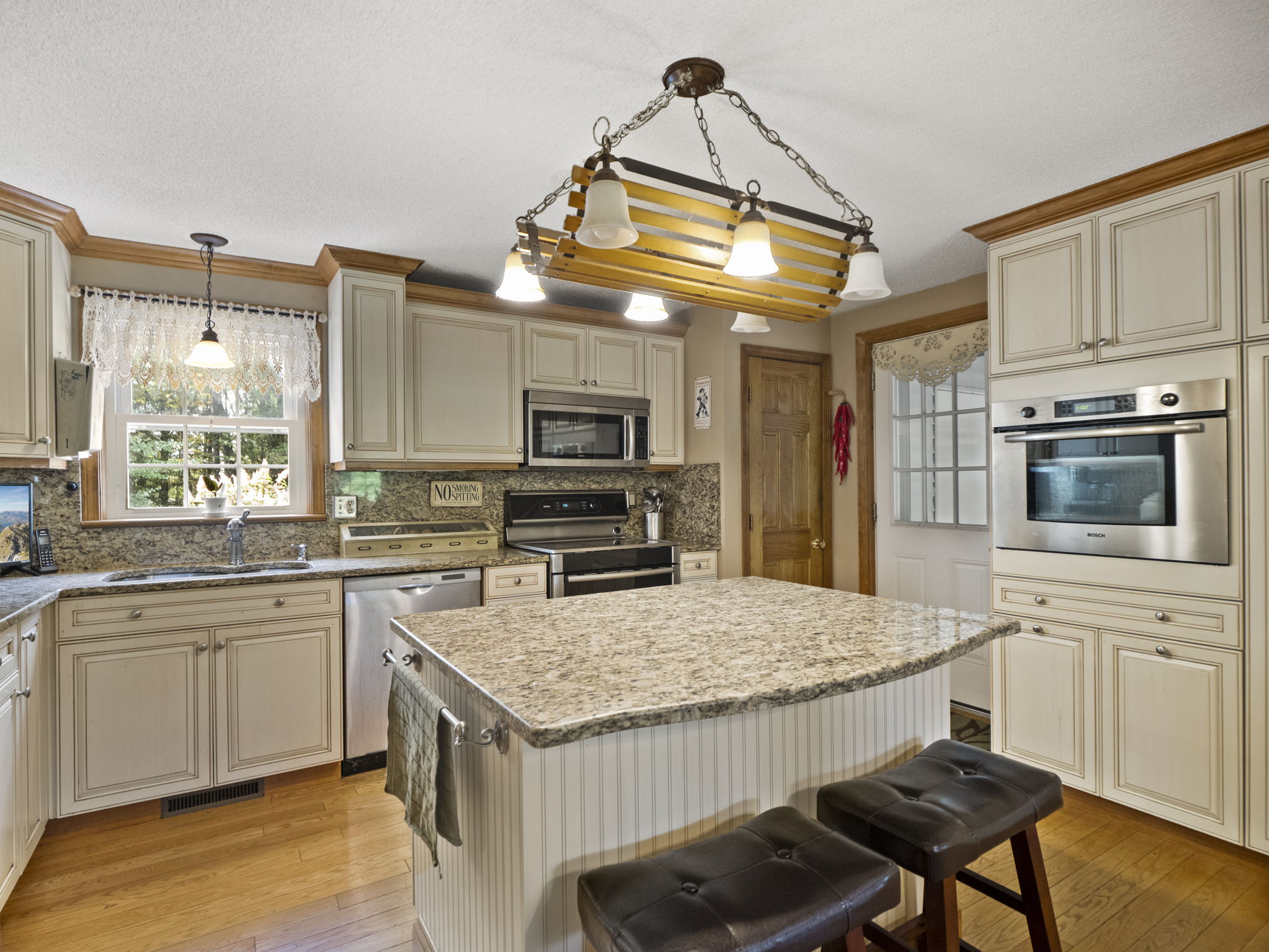126 Holly Dr Gardner MA 21