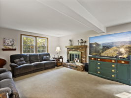 126 Holly Dr Gardner MA 16