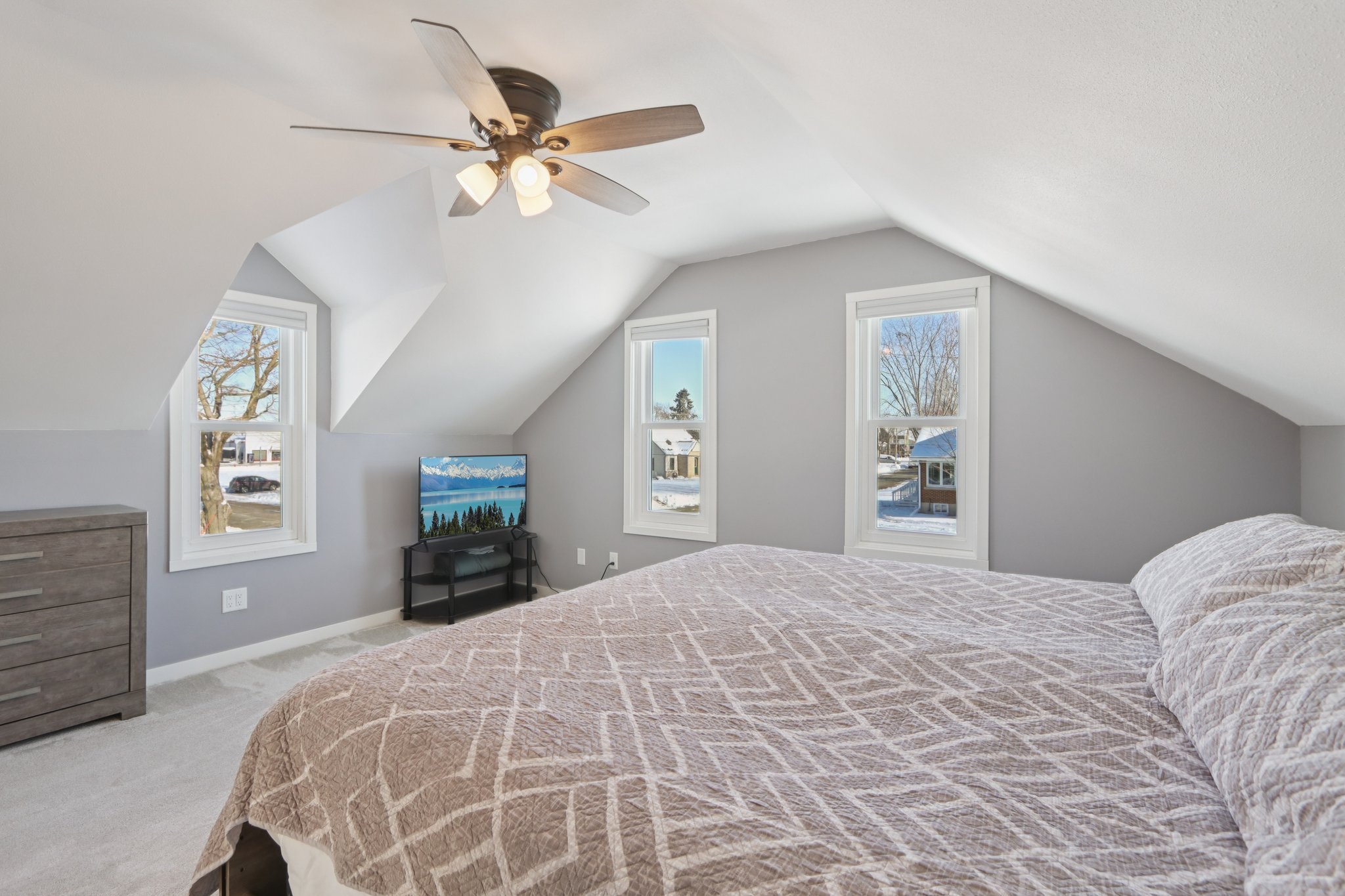 Reagles St-S0512-025.jpg