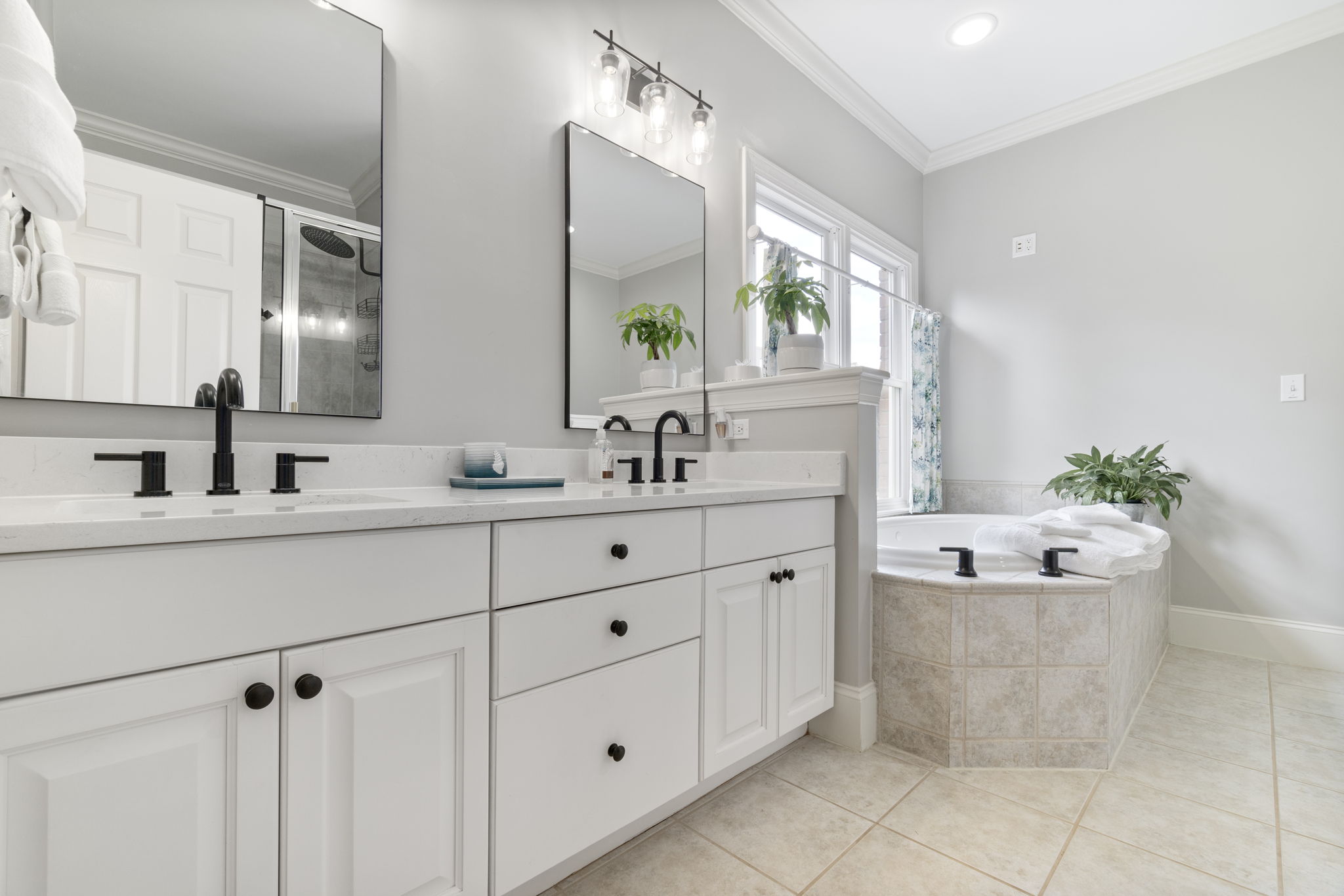 06 - 126 Red Brook Ln - Primary Bth (1)